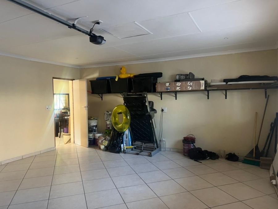 3 Bedroom Property for Sale in Greenstone Hill Gauteng