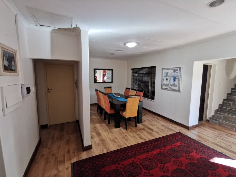 To Let 6 Bedroom Property for Rent in Wierda Park Gauteng