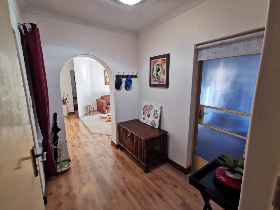 To Let 6 Bedroom Property for Rent in Wierda Park Gauteng