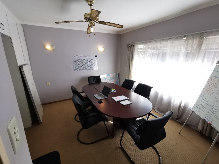 To Let 6 Bedroom Property for Rent in Wierda Park Gauteng