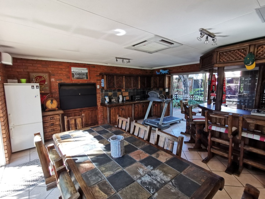 To Let 6 Bedroom Property for Rent in Wierda Park Gauteng