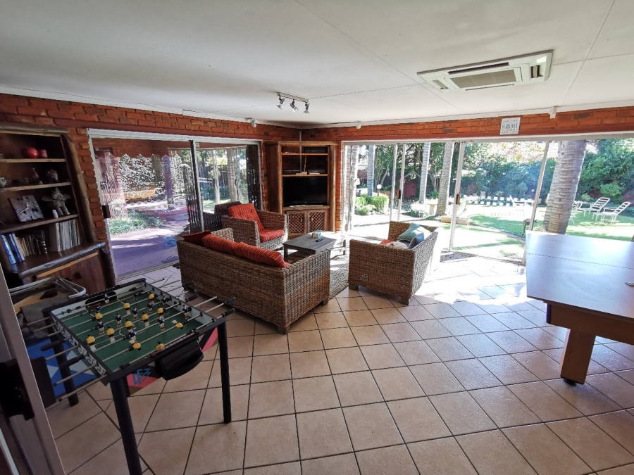 To Let 6 Bedroom Property for Rent in Wierda Park Gauteng
