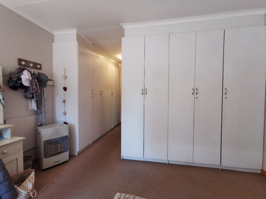 To Let 6 Bedroom Property for Rent in Wierda Park Gauteng