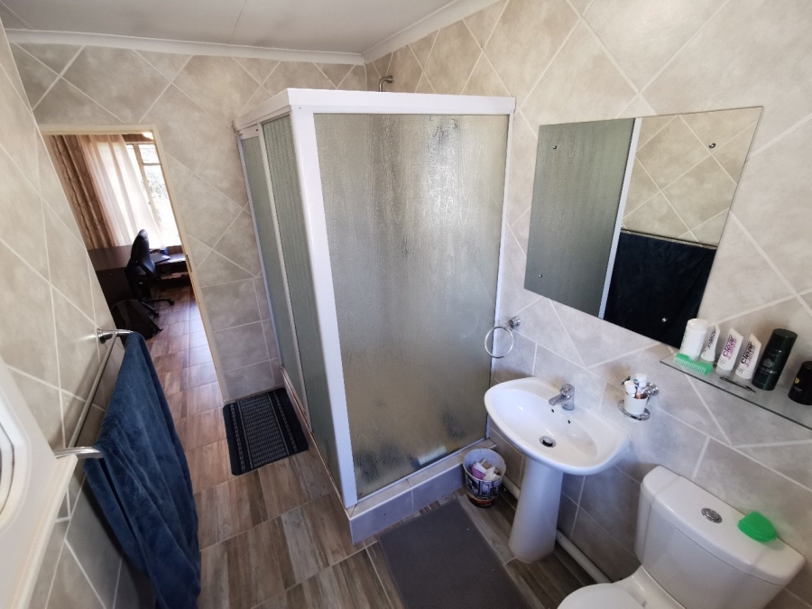 To Let 6 Bedroom Property for Rent in Wierda Park Gauteng