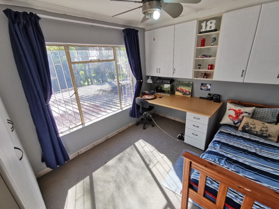 To Let 6 Bedroom Property for Rent in Wierda Park Gauteng