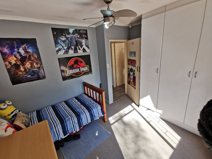 To Let 6 Bedroom Property for Rent in Wierda Park Gauteng