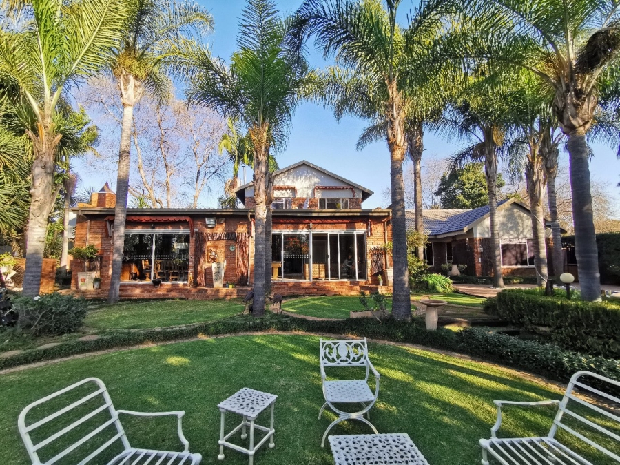 To Let 6 Bedroom Property for Rent in Wierda Park Gauteng