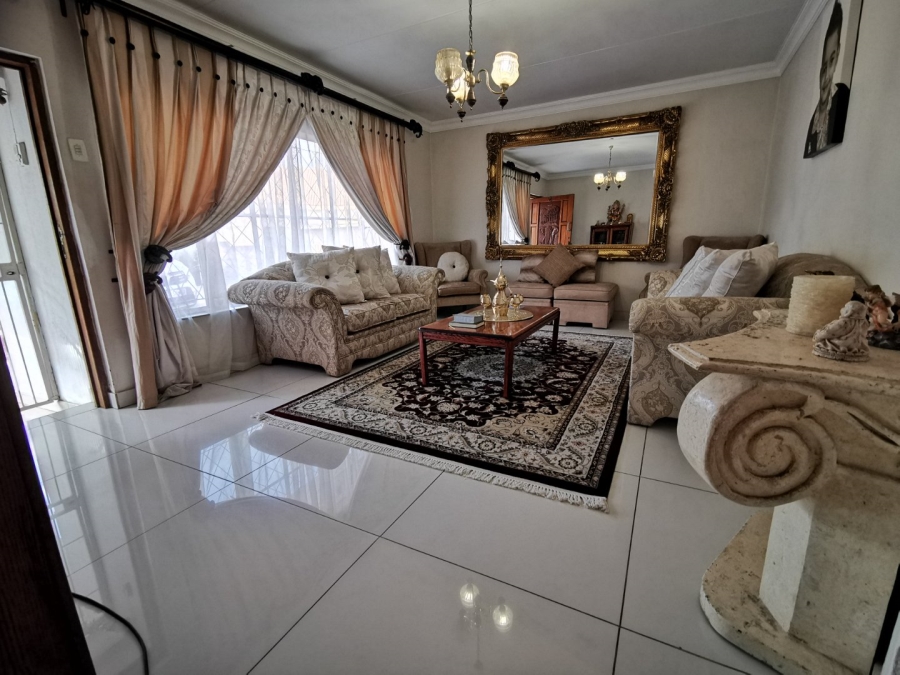 To Let 4 Bedroom Property for Rent in Erasmia Gauteng