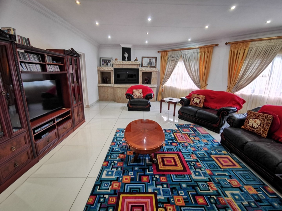 To Let 4 Bedroom Property for Rent in Erasmia Gauteng