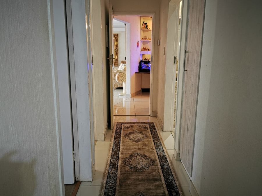 To Let 4 Bedroom Property for Rent in Erasmia Gauteng