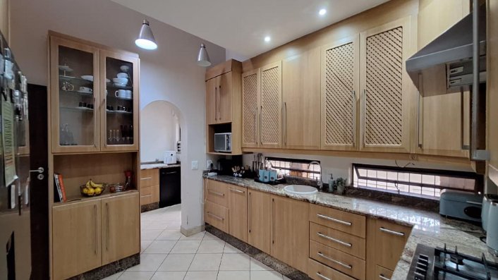 5 Bedroom Property for Sale in Constantia Kloof Gauteng