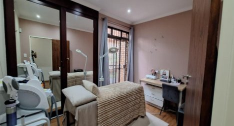 5 Bedroom Property for Sale in Constantia Kloof Gauteng