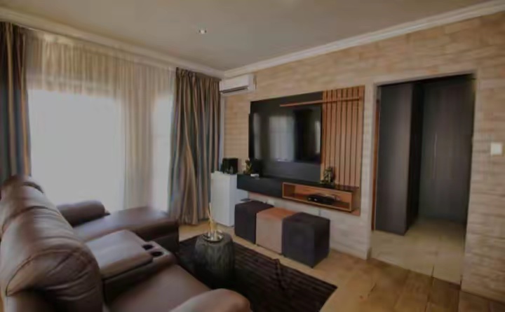 7 Bedroom Property for Sale in West Park Gauteng