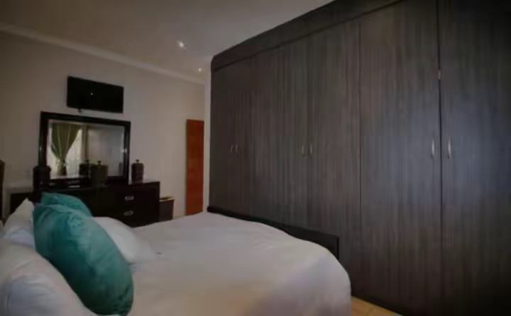 7 Bedroom Property for Sale in West Park Gauteng
