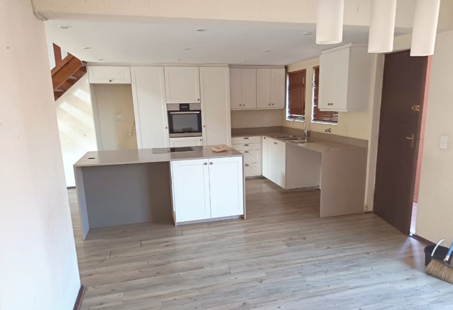 2 Bedroom Property for Sale in Sunninghill Gauteng