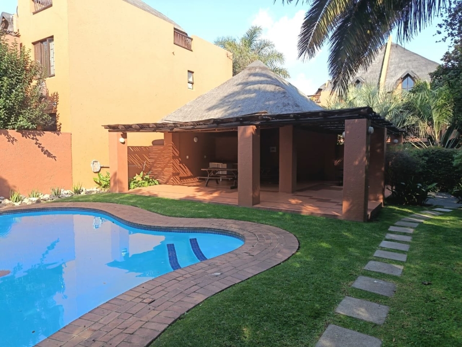 2 Bedroom Property for Sale in Sunninghill Gauteng