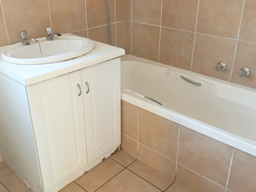 2 Bedroom Property for Sale in Sunninghill Gauteng