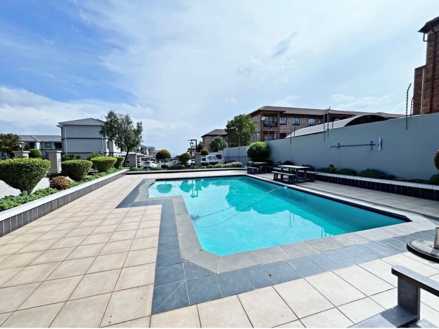 To Let 2 Bedroom Property for Rent in Halfway Gardens Gauteng