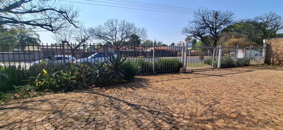 3 Bedroom Property for Sale in Queenswood Gauteng