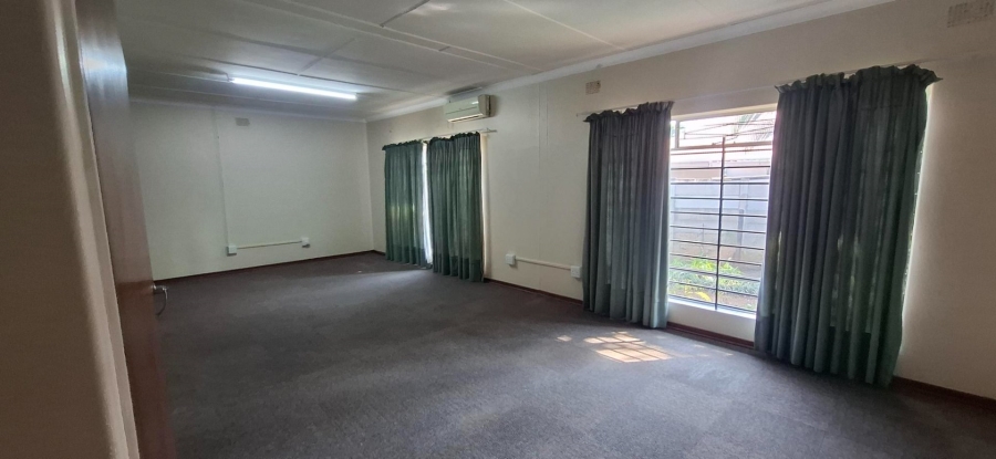3 Bedroom Property for Sale in Queenswood Gauteng