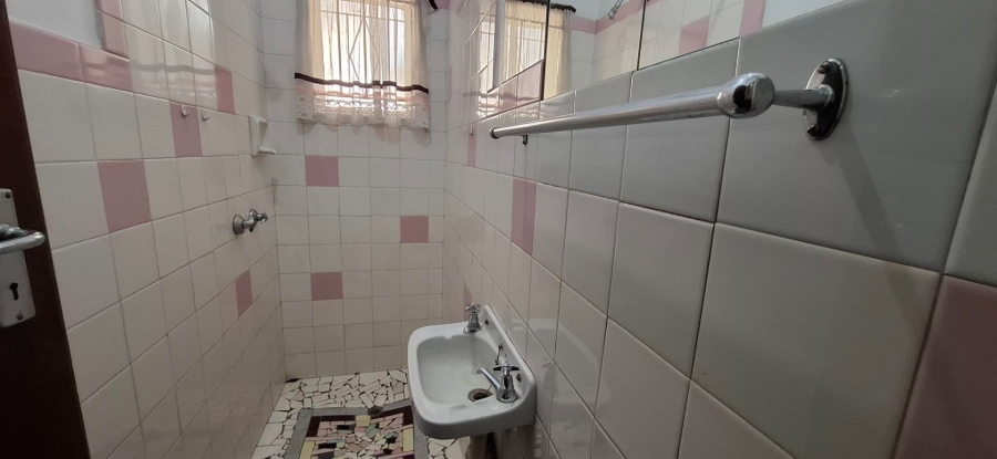 3 Bedroom Property for Sale in Queenswood Gauteng