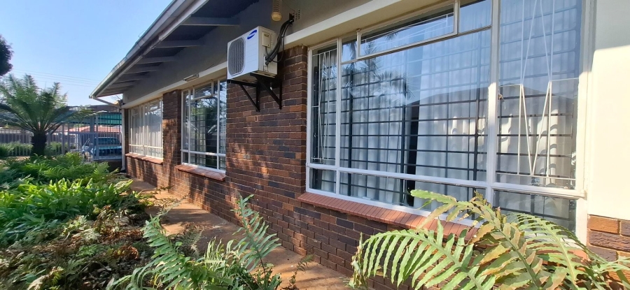 3 Bedroom Property for Sale in Queenswood Gauteng