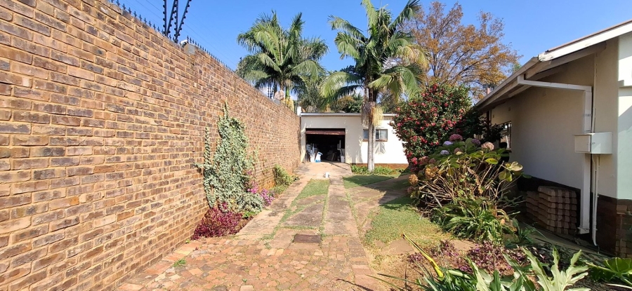 3 Bedroom Property for Sale in Queenswood Gauteng