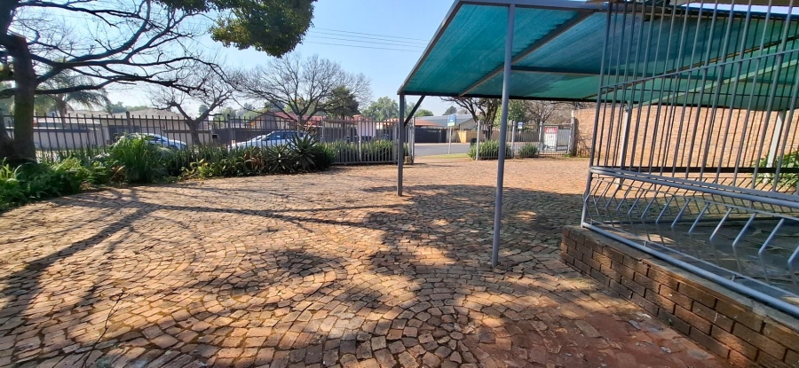 3 Bedroom Property for Sale in Queenswood Gauteng