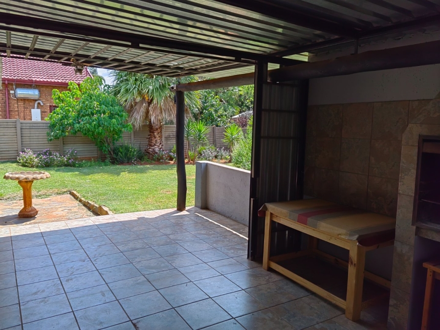4 Bedroom Property for Sale in Dorandia Gauteng