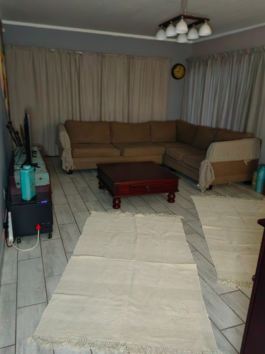 4 Bedroom Property for Sale in Dorandia Gauteng