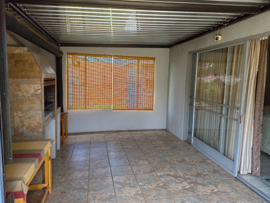 4 Bedroom Property for Sale in Dorandia Gauteng