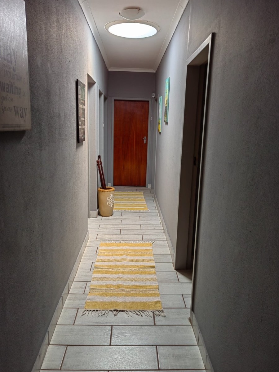 4 Bedroom Property for Sale in Dorandia Gauteng
