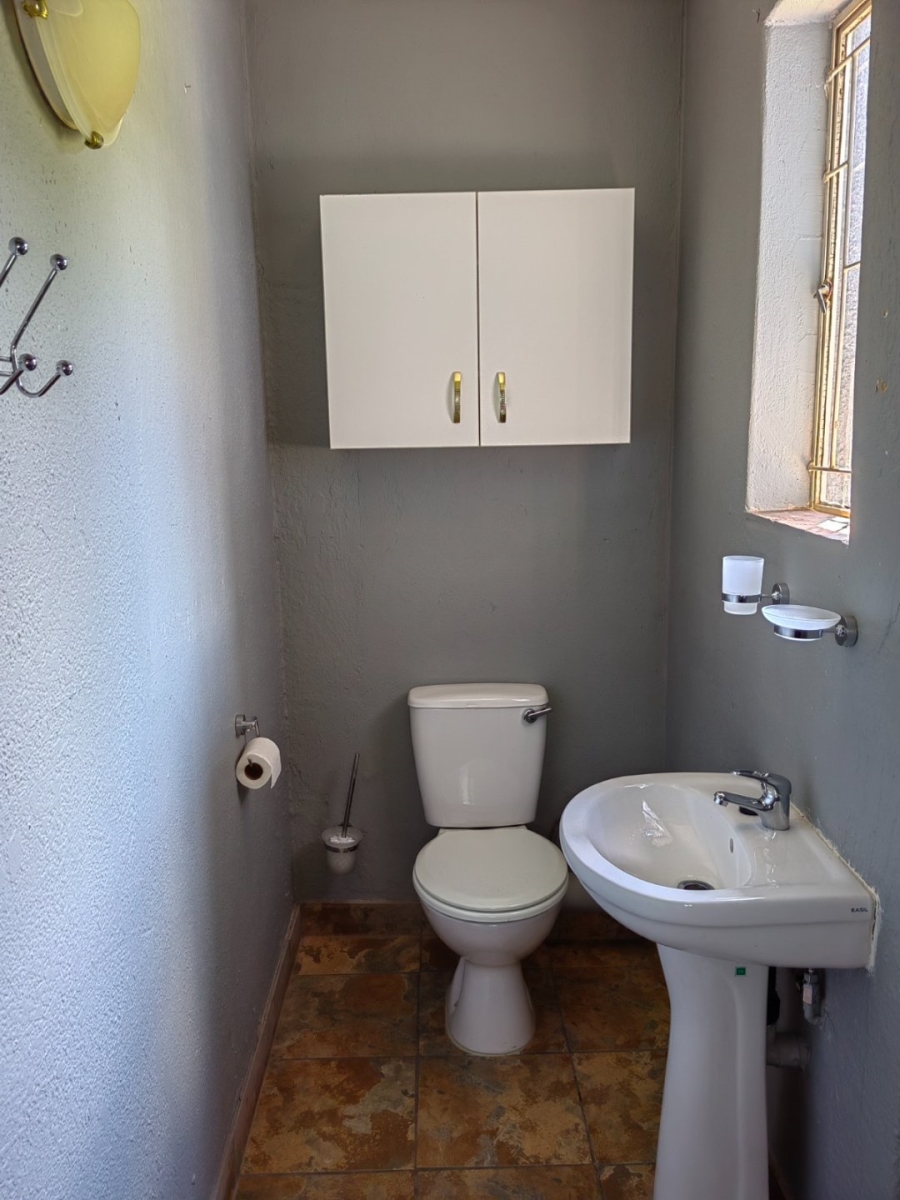 4 Bedroom Property for Sale in Dorandia Gauteng