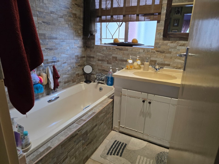 3 Bedroom Property for Sale in Ravensklip Gauteng