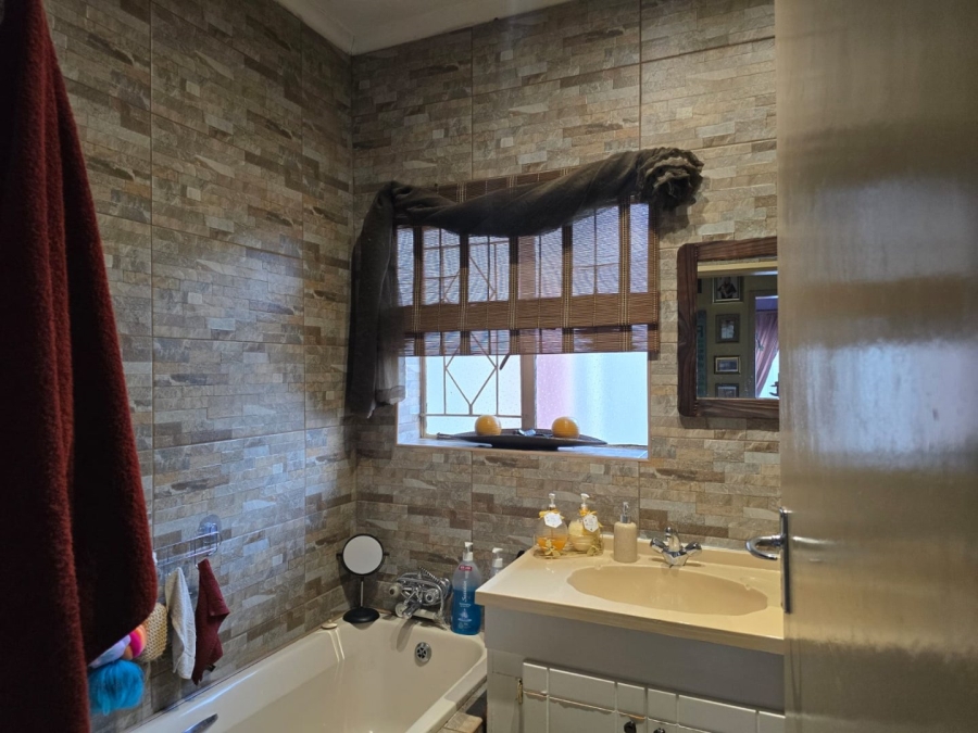 3 Bedroom Property for Sale in Ravensklip Gauteng