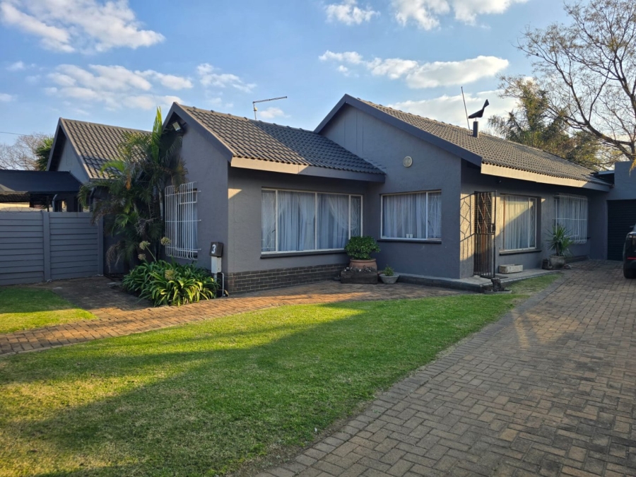 3 Bedroom Property for Sale in Ravensklip Gauteng