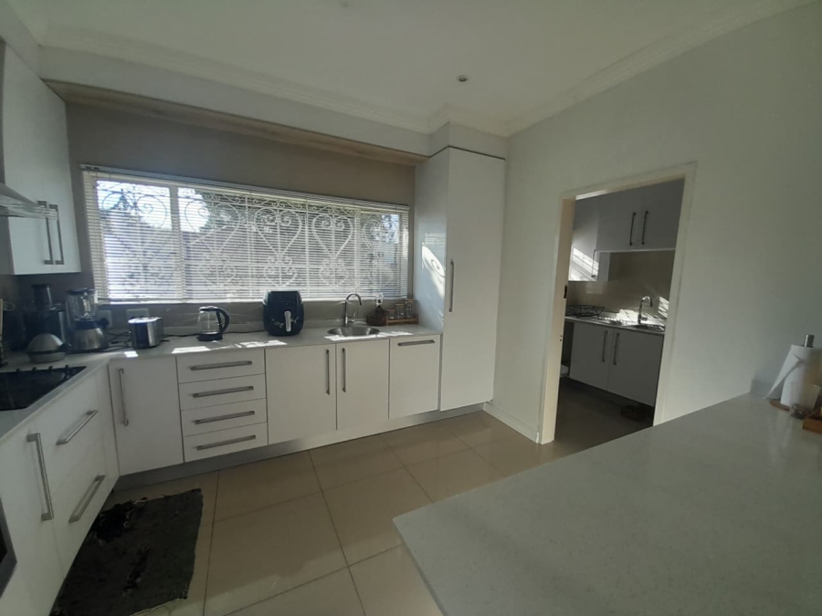 To Let 3 Bedroom Property for Rent in Ridgeway Gauteng