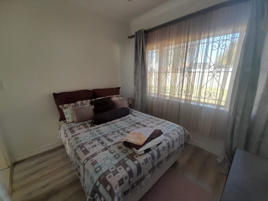 To Let 3 Bedroom Property for Rent in Ridgeway Gauteng