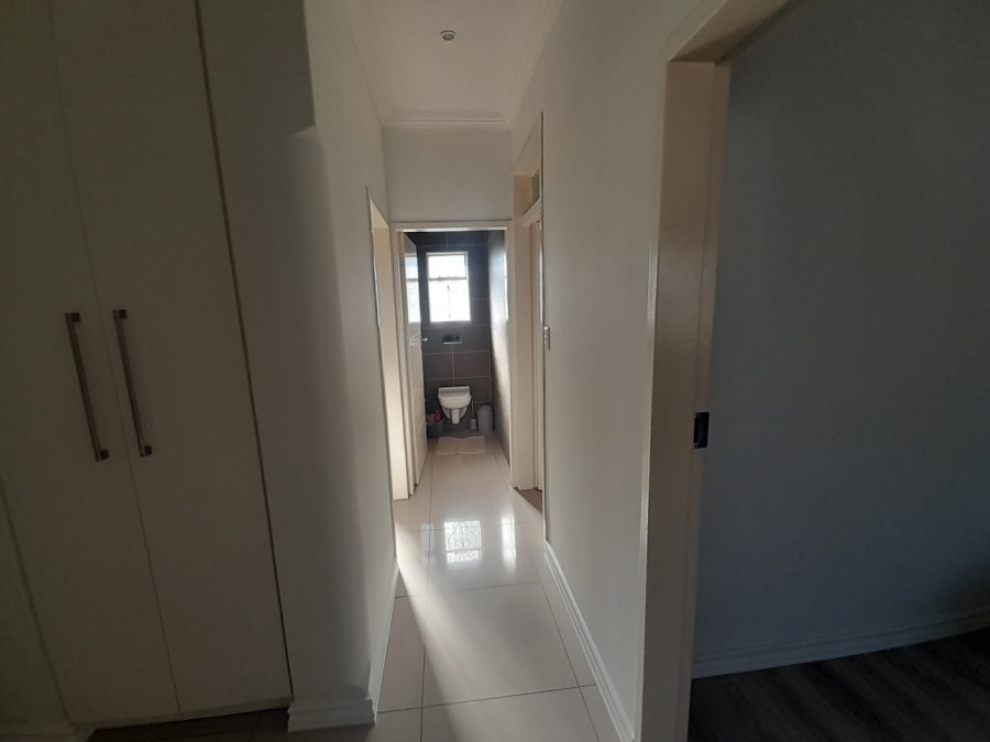 To Let 3 Bedroom Property for Rent in Ridgeway Gauteng