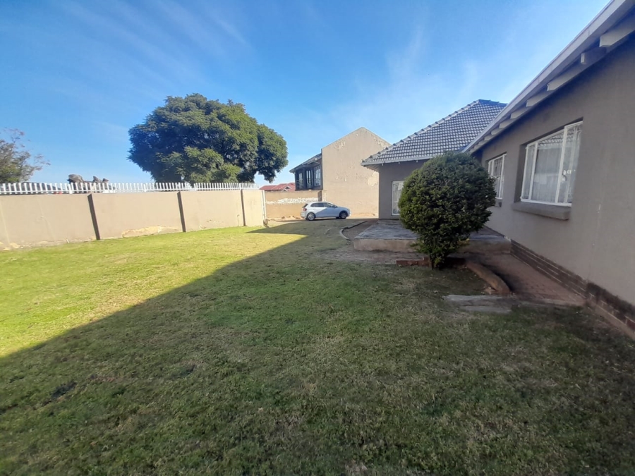 To Let 3 Bedroom Property for Rent in Ridgeway Gauteng