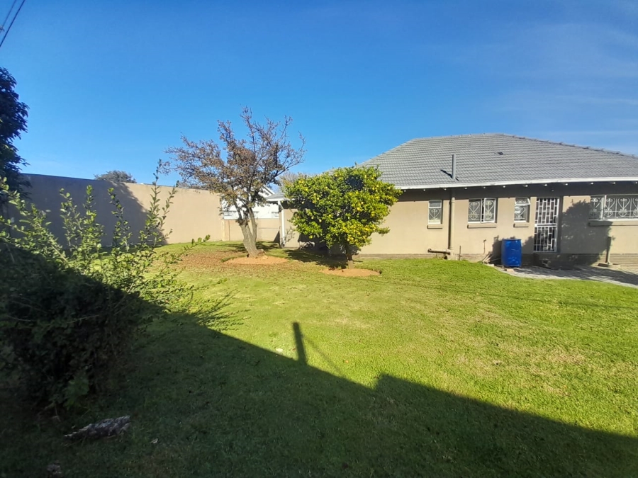 To Let 3 Bedroom Property for Rent in Ridgeway Gauteng