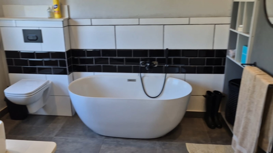 5 Bedroom Property for Sale in Boschkop A H Gauteng