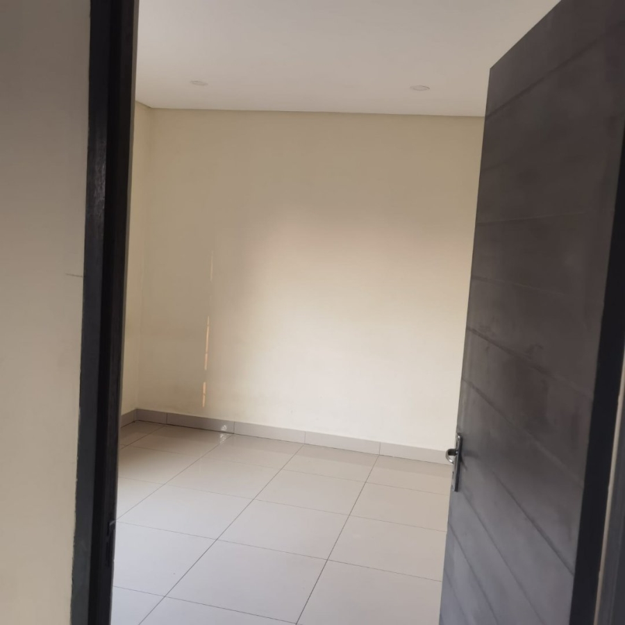 To Let 2 Bedroom Property for Rent in Noordwyk Gauteng