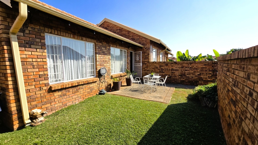 2 Bedroom Property for Sale in Faerie Glen Gauteng