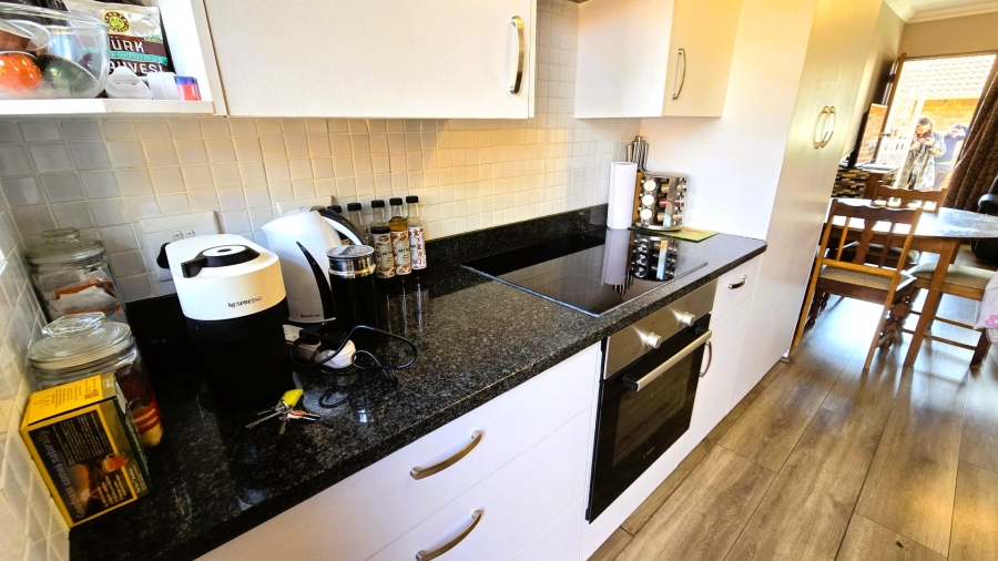 2 Bedroom Property for Sale in Faerie Glen Gauteng