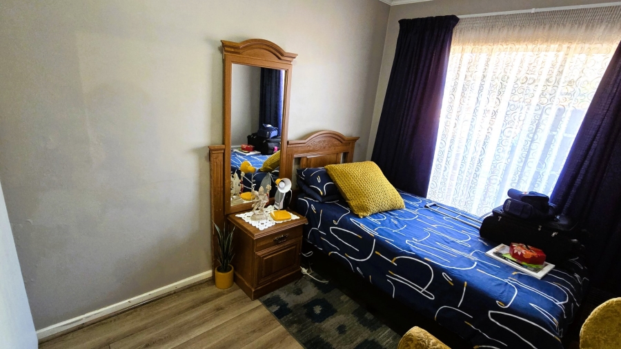 2 Bedroom Property for Sale in Faerie Glen Gauteng