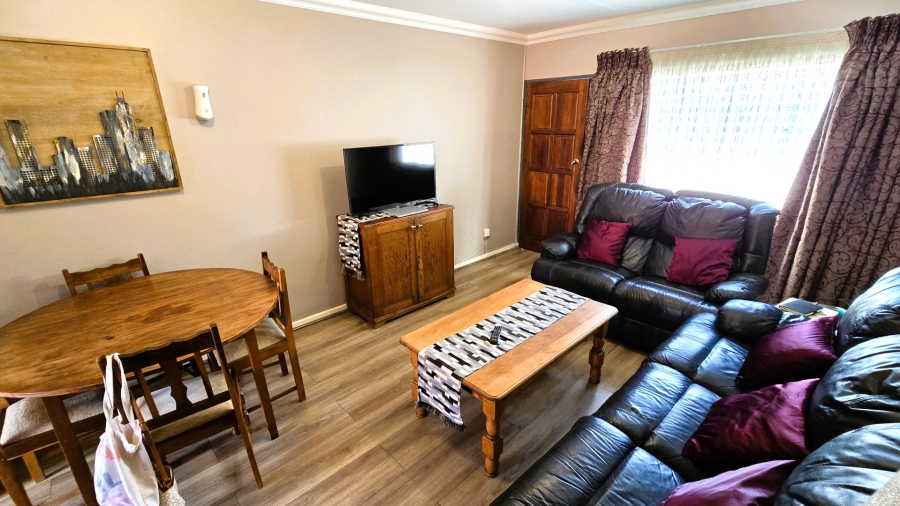 2 Bedroom Property for Sale in Faerie Glen Gauteng
