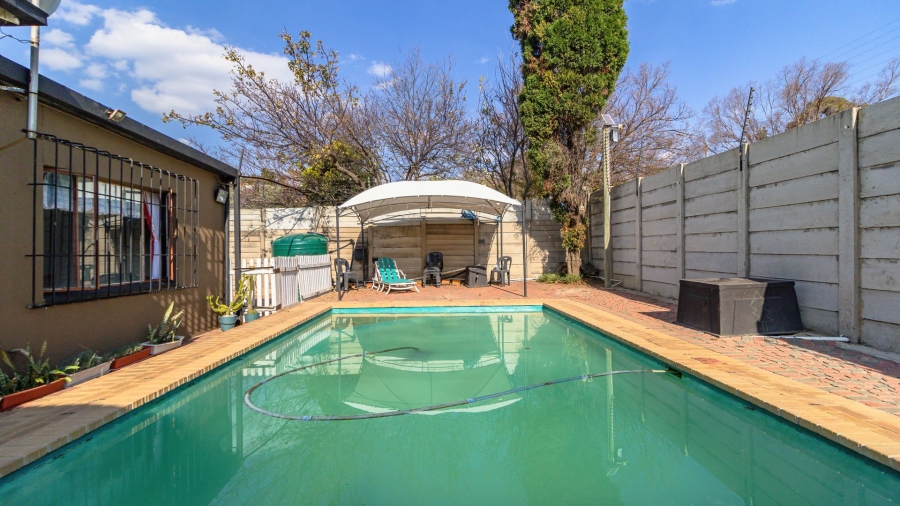3 Bedroom Property for Sale in Edenvale Central Gauteng