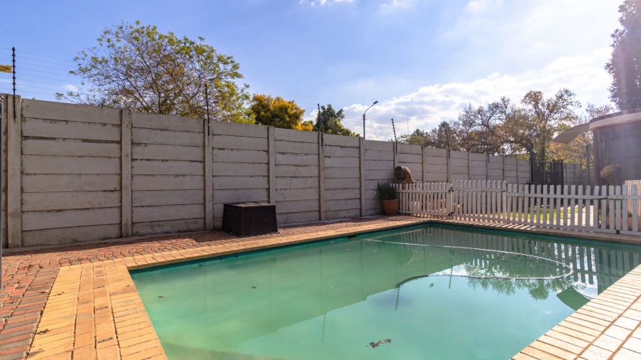 3 Bedroom Property for Sale in Edenvale Central Gauteng