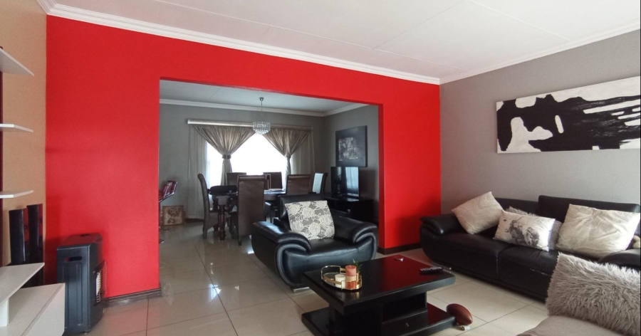 3 Bedroom Property for Sale in Thatchfield Glen Gauteng